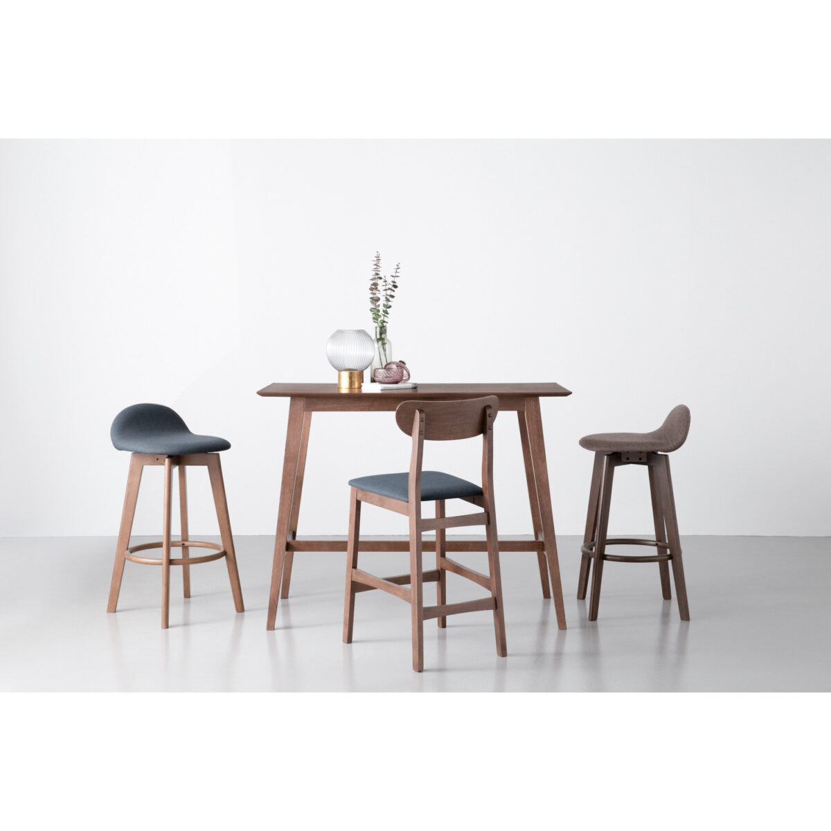 Bar Chair Mora Set Up