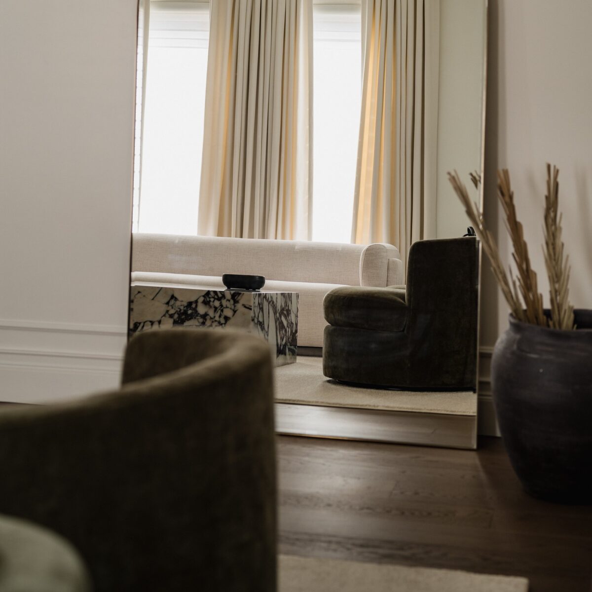 1M Classic Solid Marble Coffee Table - Image 3